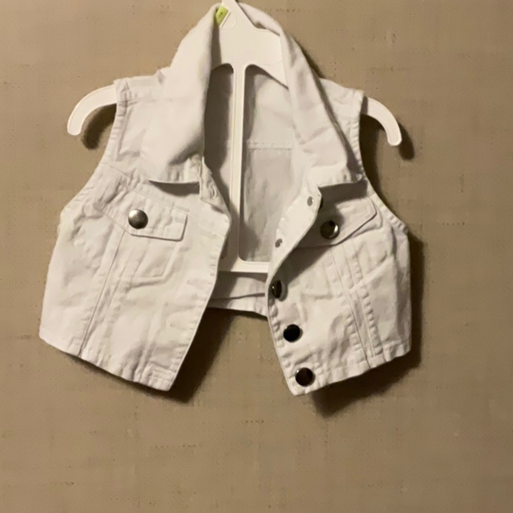 Knitworks White Kids Vest